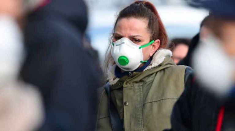Κορονοϊός: Δεν σας προστατεύει μόνη της η μάσκα, χρειάζεται και αυτό οπωσδήποτε