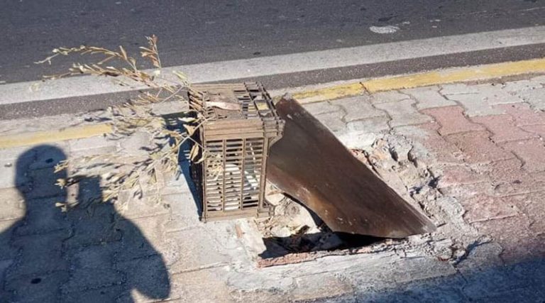 Σπύρος Κάρλος: Επικίνδυνο πεζοδρόμιο στη Διασταύρωση Ραφήνας (φωτό)