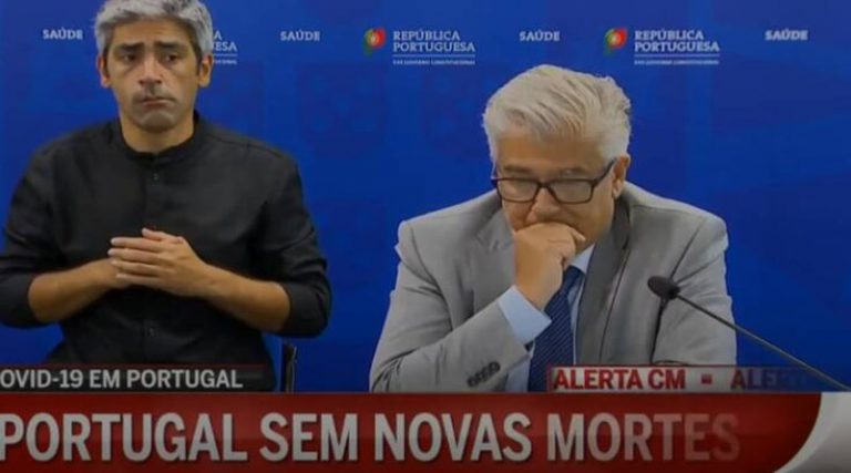Η συγκίνηση του Πορτογάλου υπουργού Υγείας στην ανακοίνωση για 0 νεκρούς (βίντεο)