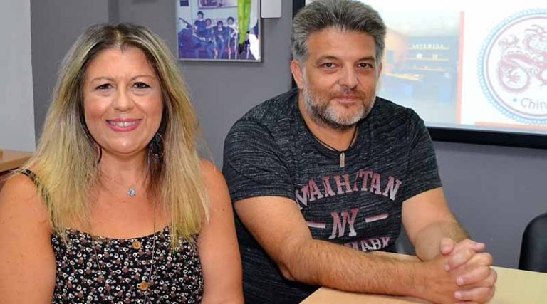 Συνέντευξη! Μαίρη Σέιμαν-Μάκης Τουρλής στο irafina.gr: “Στα Hello Ραφήνας & Αρτέμιδας είμαστε μια οικογένεια”