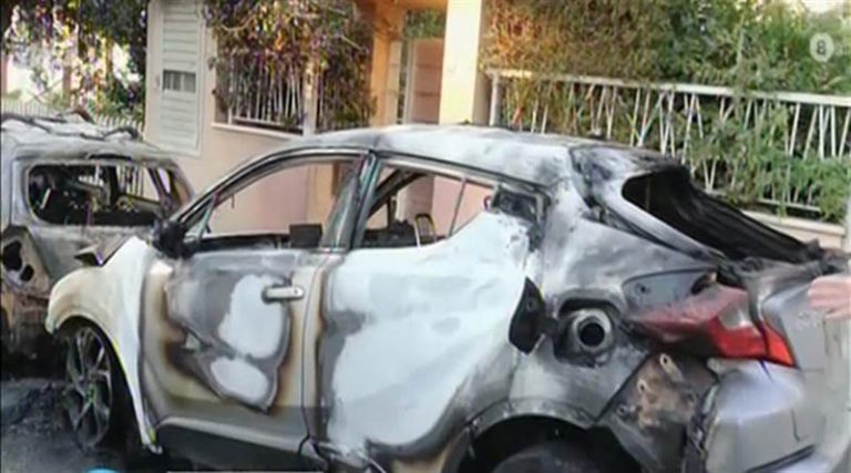 Μπαράζ εμπρησμών σε αυτοκίνητα στην Παλλήνη! (βίντεο)