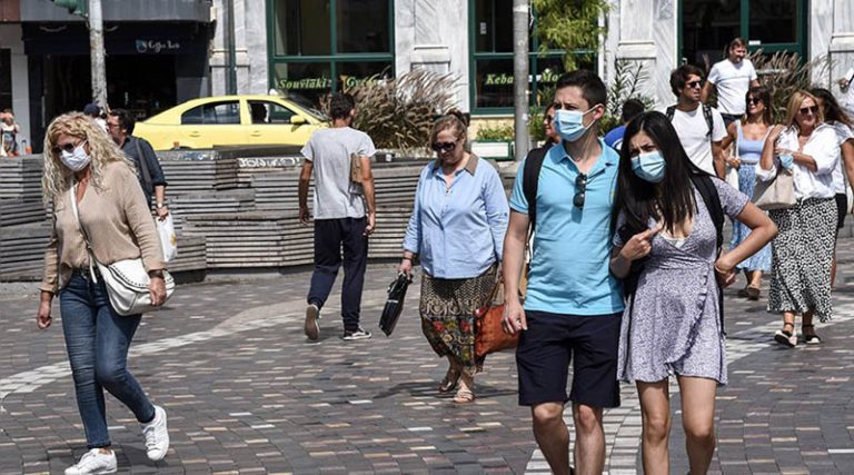 Νέα μέτρα: Εισήγηση για μάσκα παντού και μόνο εμβολιασμένους σε κλειστούς χώρους εστίασης και μπαρ