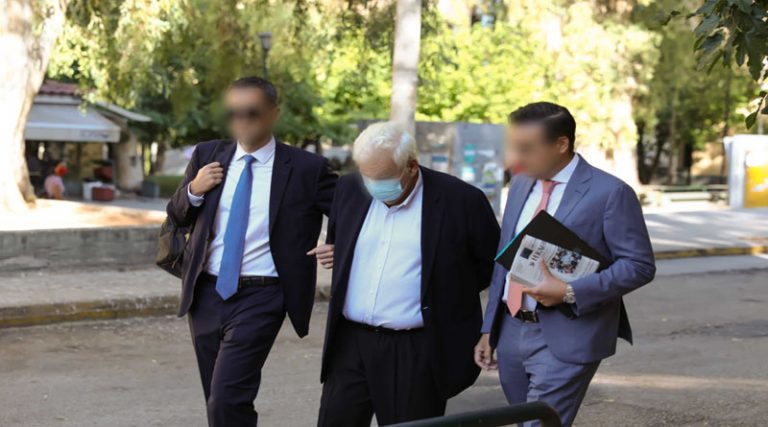 Υπόθεση Folli Follie: Δίκη για την οικογένεια Κουτσολιούτσου και 18 κατηγορουμένων ζητά ο Εισαγγελέας