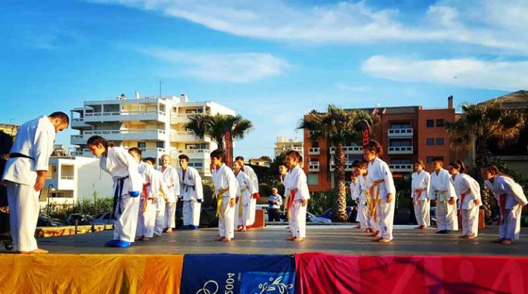 Η Ακαδημία Shotokan Καράτε Ραφήνας για την… Παγκόσμια ημέρα των εκπαιδευτικών