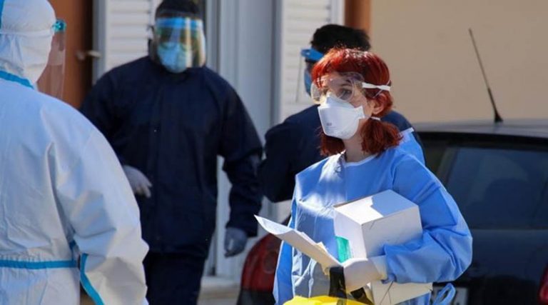Κορονοϊός: Καταργείται η μάσκα για εργαζόμενους στα νοσοκομεία – Τι ισχύει για ανεμβολίαστους υγειονομικούς