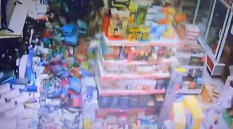 Σάμος: Βίντεο ντοκουμέντο από σούπερ μάρκετ την ώρα του σεισμού