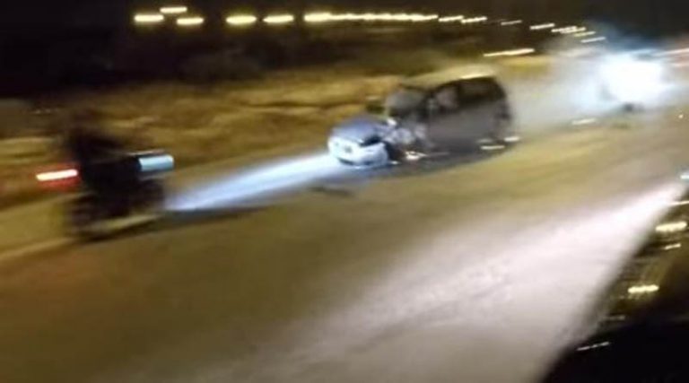 Σοκαριστικό τροχαίο στη Λ. Αθηνών – Σουνίου στα λιμανάκια (φωτό & βίντεο)