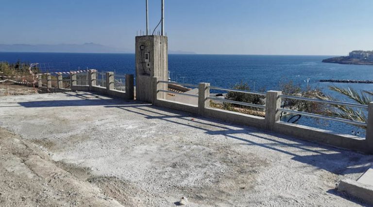 Ολοκληρώνονται οι παρεμβάσεις στο χώρο πάνω από το λιμάνι της Ραφήνας (φωτό)