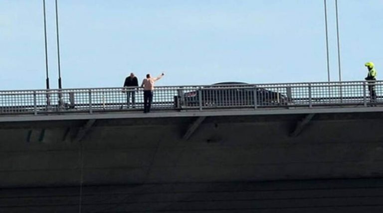 Τι έλεγε το σημείωμα που άφησε ο άνδρας που αυτοκτόνησε πέφτοντας από γέφυρα