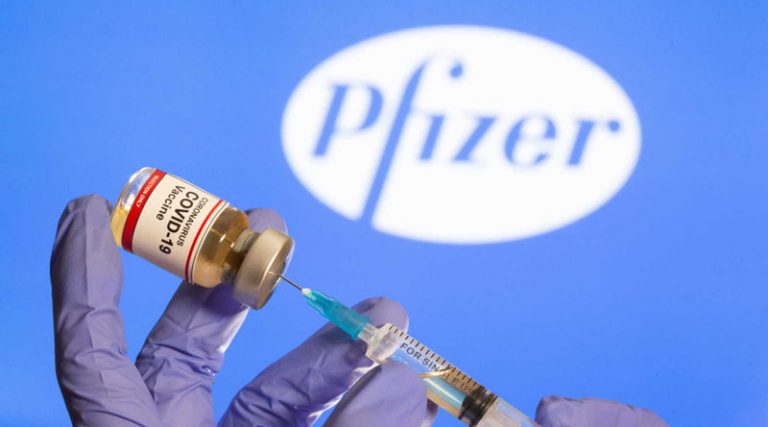 H Pfizer κατέθεσε το αίτημα αδειοδότησης του εμβολίου της