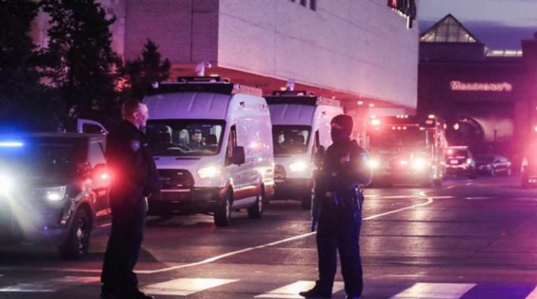 Πυροβολισμοί σε εμπορικό κέντρο  – Τουλάχιστον οκτώ τραυματίες, Καταζητείται ο δράστης (video)