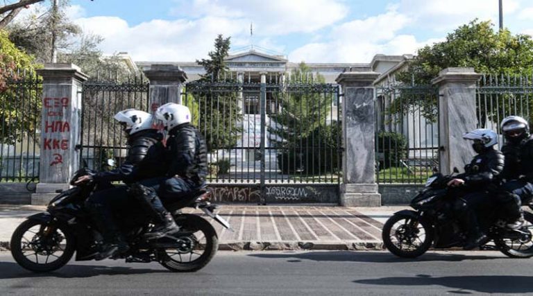 17 Νοέμβρη: «Αστακός» η Αθήνα για την 50η επέτειο της εξέγερσης του Πολυτεχνείου – Κλειστοί δρόμοι, αλλαγές στη λειτουργία των ΜΜΜ