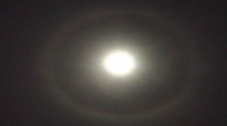 Απόψε η μεγαλύτερη έκλειψη Σελήνης του 21ου αιώνα – Πώς θα παρακολουθήσετε το σπάνιο φαινόμενο (βίντεο)