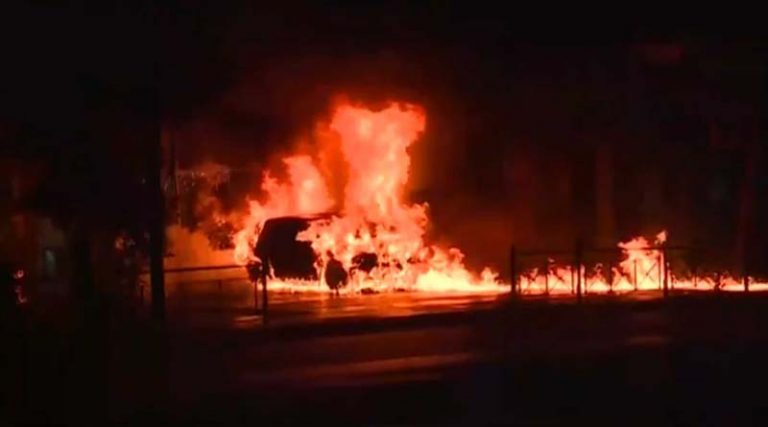 Χθες το Βράδυ – Έκαψαν το αυτοκίνητου 30χρονου γιού επιχειρηματία