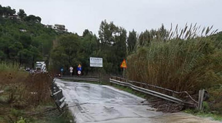 Ραφήνα: Αποκαταστάθηκε η κυκλοφορία και στο γεφυράκι του «Βάρδα»