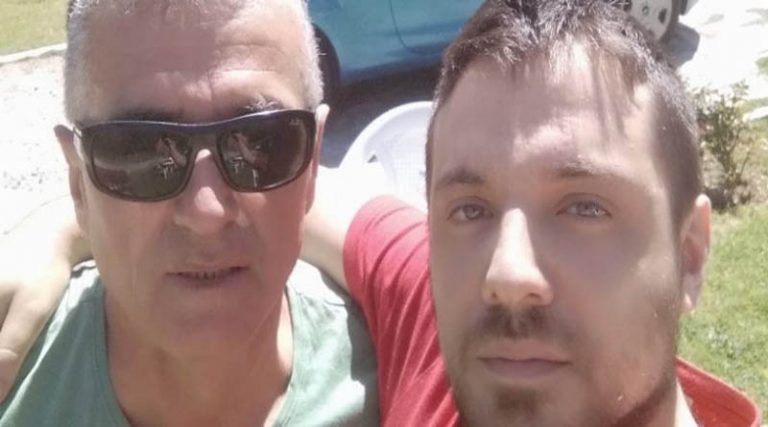 Ραγίζει καρδιές το αντίο του γιού του 59χρονου νοσηλευτή ο οποίος έχασε τη μάχη με τον κορονοϊό