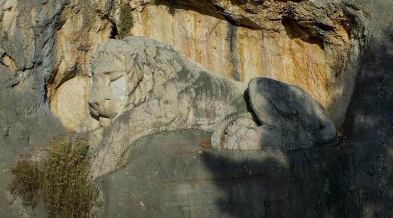 Λέων του Ναυπλίου: Το μνημείο που εδώ και 180 χρόνια αποδίδει φόρο τιμής στα θύματα από επιδημίες (βίντεο)