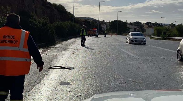 Σοβαρό τροχαίο με ανατροπή οχήματος στη Λ. Αθηνών – Σουνίου – Ένας τραυματίας (φωτό)