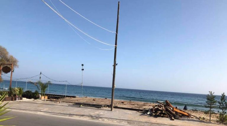 Αρτέμιδα: Τέλος οι κατασκευές των καταστημάτων πάνω στην παραλία! (φωτό)