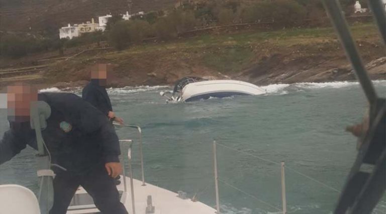Τήνος: Συνελήφθη Ρώσος κυβερνήτης ιστιοφόρου – Το σκάφος είχε κλαπεί από το Τσεσμέ της Τουρκίας (φωτό)