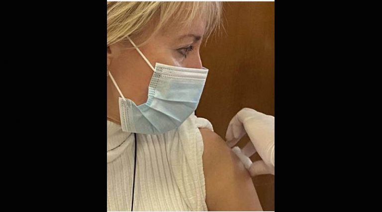 Νατάσα Παζαΐτη: Έκανε το εμβόλιο του κορονοϊού – Το μήνυμά της (φωτό)