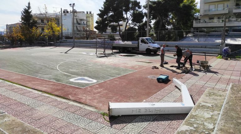Αλλάζουν οι βάσεις στις παλιές μπασκέτες σε τρία ανοιχτά γήπεδα του Δήμου Παλλήνης