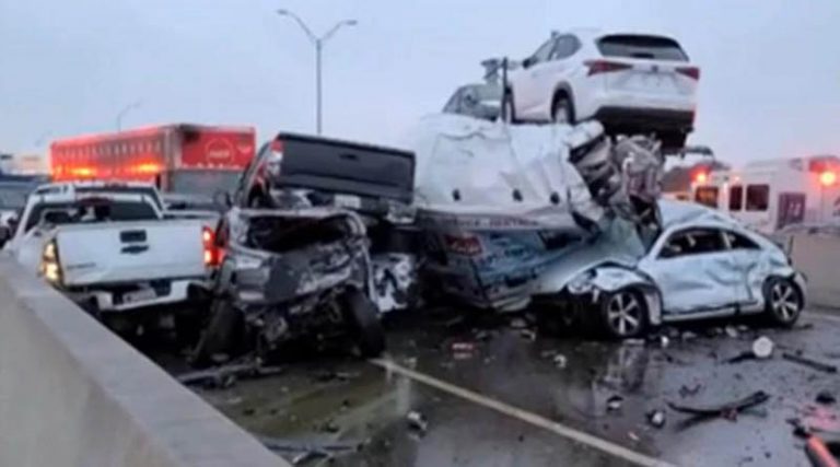 Απίστευτες εικόνες από καραμπόλα 100 οχημάτων: Εγκλωβίστηκαν οδηγοί, πολλοί τραυματίστηκαν!