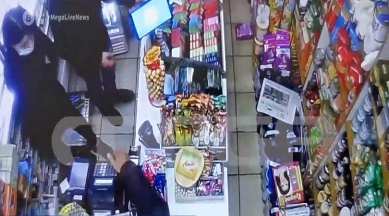Ένοπλη ληστεία σε μίνι μάρκετ – Έβγαλαν μαχαίρι στον ιδιοκτήτη (βίντεο)