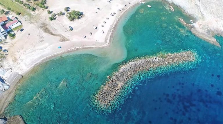 ΕΡΩΣ: Το ελληνικό νησάκι του έρωτα, όπου γίνονται μόνο γάμοι (video)