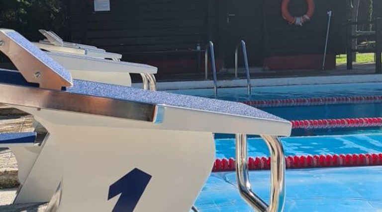 Βατήρες Ολυμπιακών προδιαγραφών, από τον ΔΟΠΑΠ, στο κολυμβητήριο Ραφήνας (φωτό)
