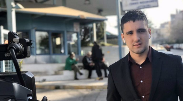 Κορονοϊός: Συγκινεί δημοσιογράφος που έχασε τον πατέρα του – «Πέντε μήνες πάλεψες σκληρά»