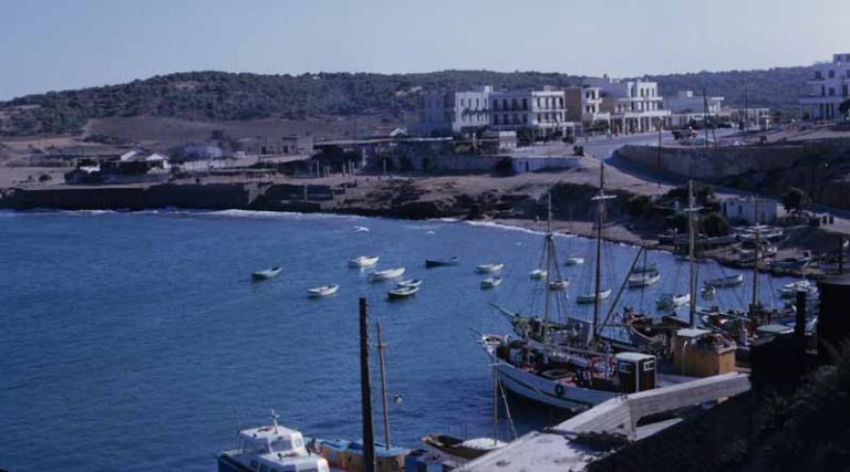 Το λιμάνι της Ραφήνας το 1962! (φωτό)