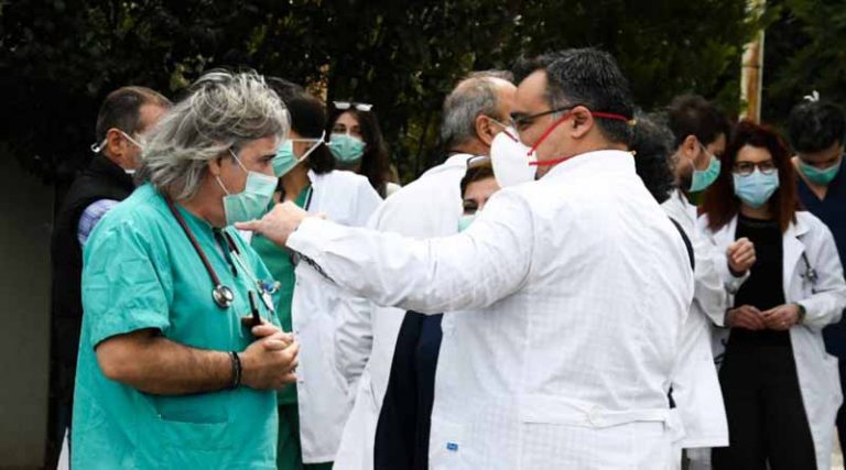 «Το ΕΣΥ καταρρέει»! Προχωρούν σε 24η απεργία οι γιατροί
