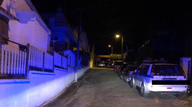 Άλλο ένα παράνομο κορονοπάρτι στην Αρτέμιδα – Προσπάθησε να γλιτώσει το πρόστιμο και βρέθηκε στο νοσοκομείο! (φωτό)