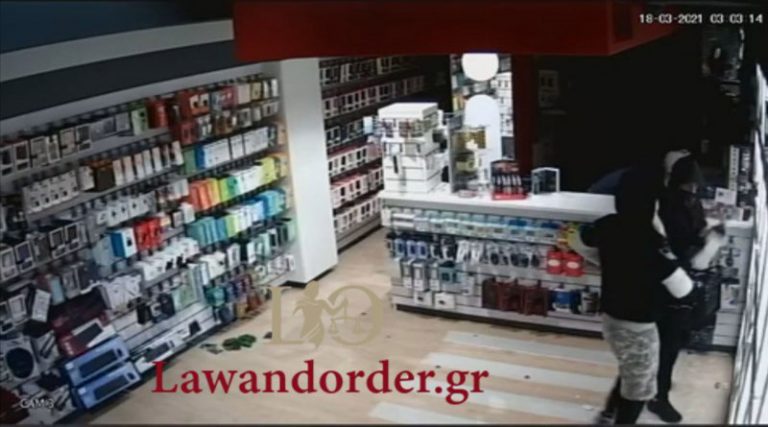 Θρασύτατη ληστεία σε κατάστημα κινητής τηλεφωνίας (φωτό+βίντεο)