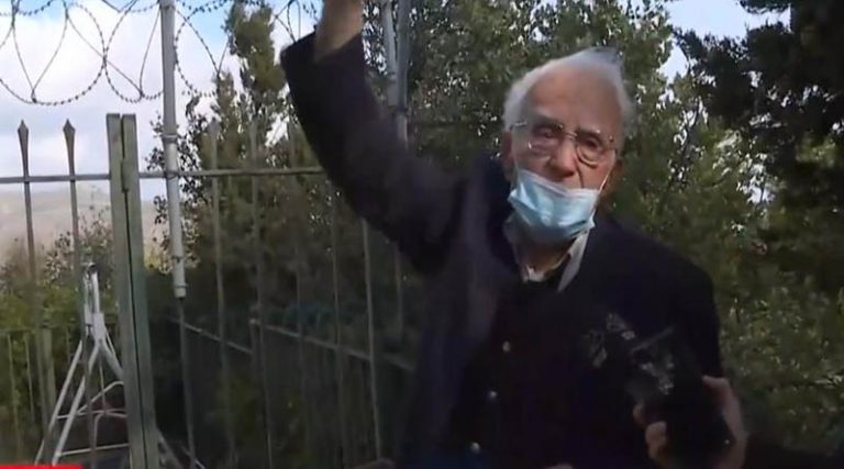 Τρόμος στο Πικέρμι: Σοκάρει η μαρτυρία του 93χρονου για την άγρια ληστεία στο Ντράφι (βίντεο)