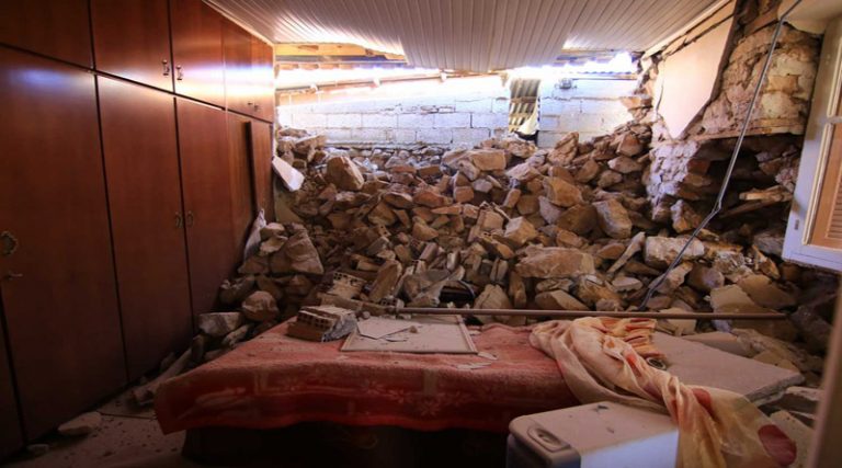 Εικόνες καταστροφής στην Ελασσόνα – Σε σκηνές οι κάτοικοι των χωριών που επλήγησαν