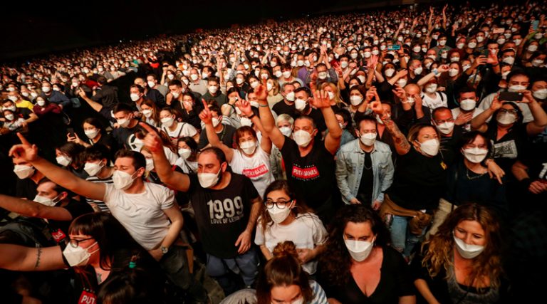 Συναυλία – πείραμα στη Βαρκελώνη: 5.000 θεατές με rapid test και μάσκες