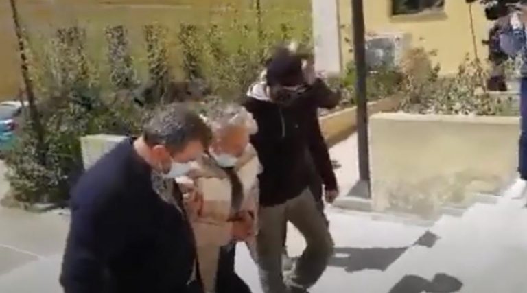 Κορωπί: Στον εισαγγελέα ο 76χρονος που σκότωσε τον γιο του (φωτό & βίντεο)