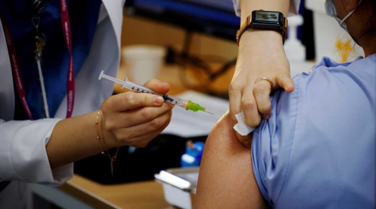 Εισαγγελική παρέμβαση για τα πλαστά πιστοποιητικά εμβολιασμού