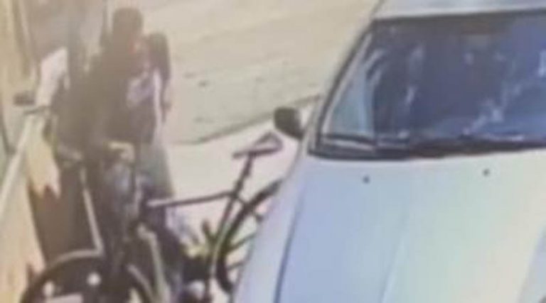 Γέρακας: Αυτός είναι ο 42χρονος που “μπούκαρε” σε πυλωτές και έκλεβε ποδήλατα (φωτό & βίντεο)