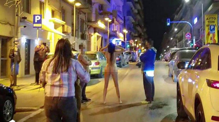 Αναστάτωση με γυναίκα που βγήκε γυμνή σε κεντρικό δρόμο! (φωτό)