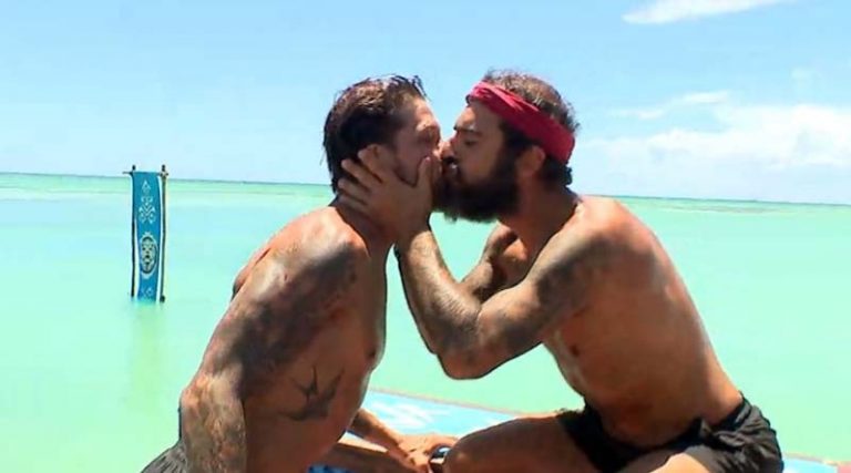 Survivor: Ο Μπόγδανος και ο Τριαντάφυλλος… φιλήθηκαν στο στόμα και το Twitter τους γλέντησε για τα καλά