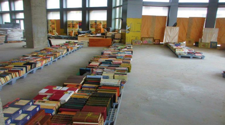 Ντροπή! Έκλεψαν το βιβλιοπωλείο των αστέγων στην Αθήνα – Πήραν 8.000 βιβλία