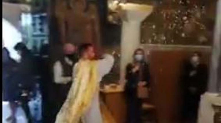 Ραφήνα: Σείστηκε η Παντοβασίλισσα στην πρώτη Ανάσταση (βίντεο)