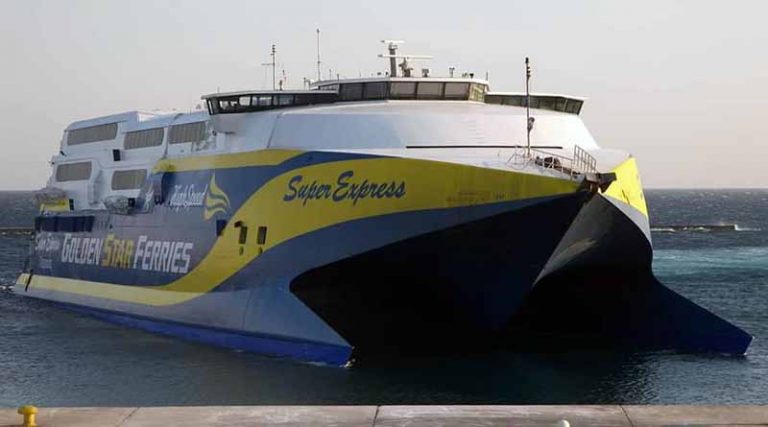 Ατύχημα του Super Express  στο λιμάνι της Τήνου στο δρομολόγιο από Ραφήνα