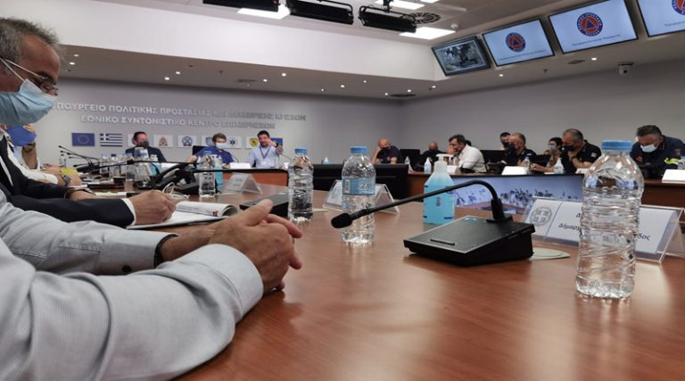 Η πρώτη εικόνα από τη σύσκεψη στην Πολιτική Προστασία με τη συμμετοχή του Δημάρχου Ραφήνας Ευαγγ. Μπουρνούς (φωτό)