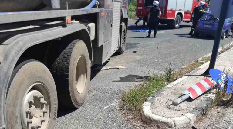 Τραγωδία: Φορτηγό συγκρούστηκε με αυτοκίνητο – Νεκρός ο οδηγός του ΙΧ! (φωτό)