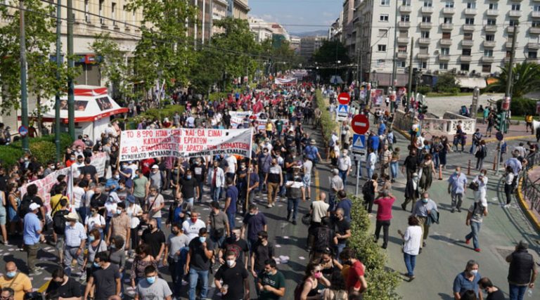 Απεργία: Σε εξέλιξη οι κινητοποιήσεις στο κέντρο της Αθήνας – Πρόταση για νέα απεργία (βίντεο)