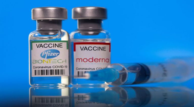 Κορονοϊός: Moderna vs Pfizer – Ποιο εμβόλιο προστατεύει καλύτερα;